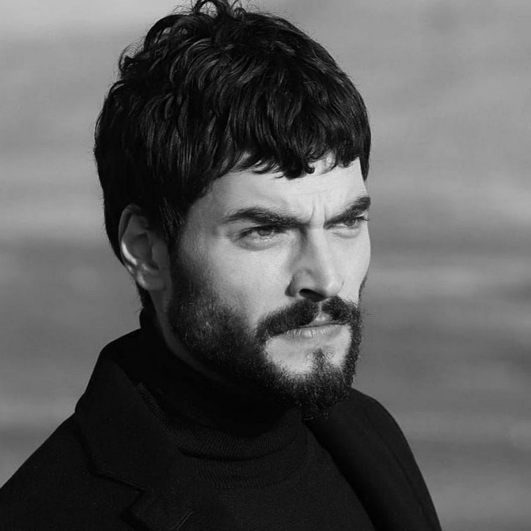 Акин Акынозю