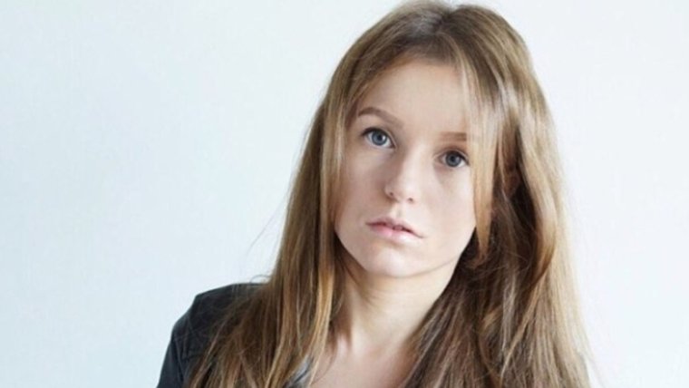 Полина Федина ножки