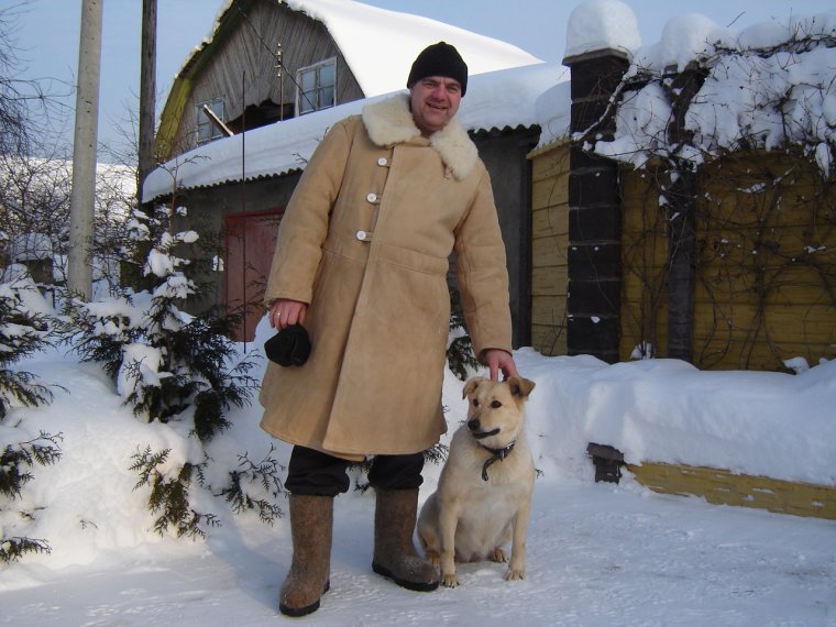 Мужчина в валенках