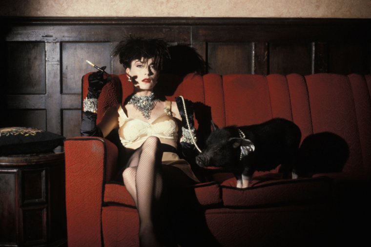 Лара Флинн Бойл в колготках