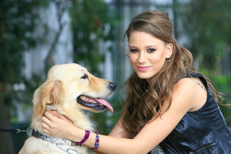 Керем Бурсин и Серенай Сарыкая