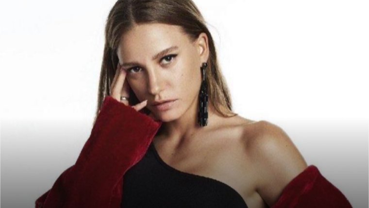 Серенай Сарыкая грудь