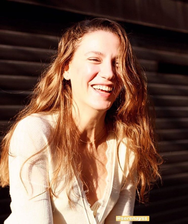 Серенай Сарыкая фигура