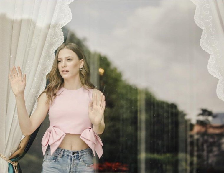 Серенай Сарыкая обои