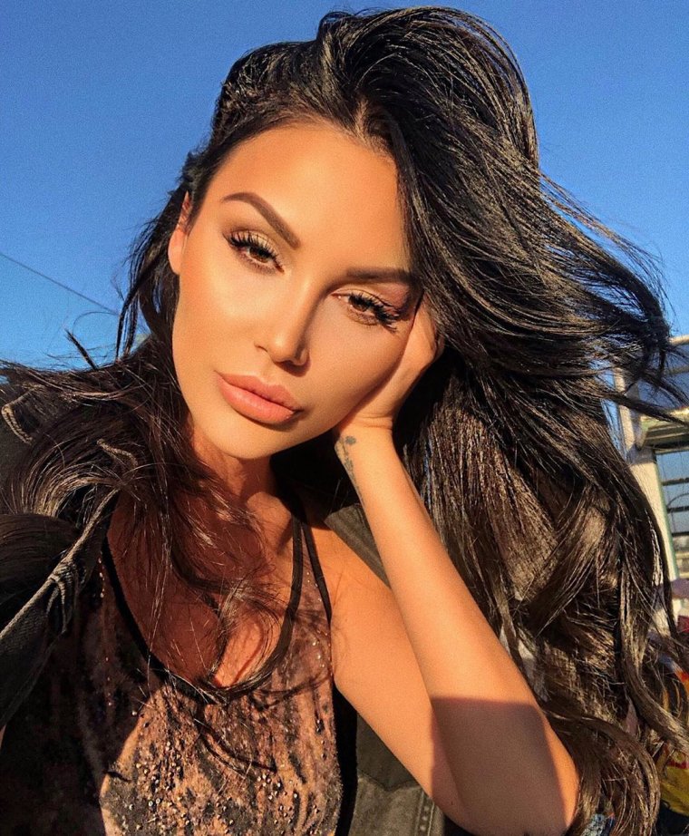 Моника Валериева модел