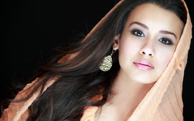 Нодира Шодмонова