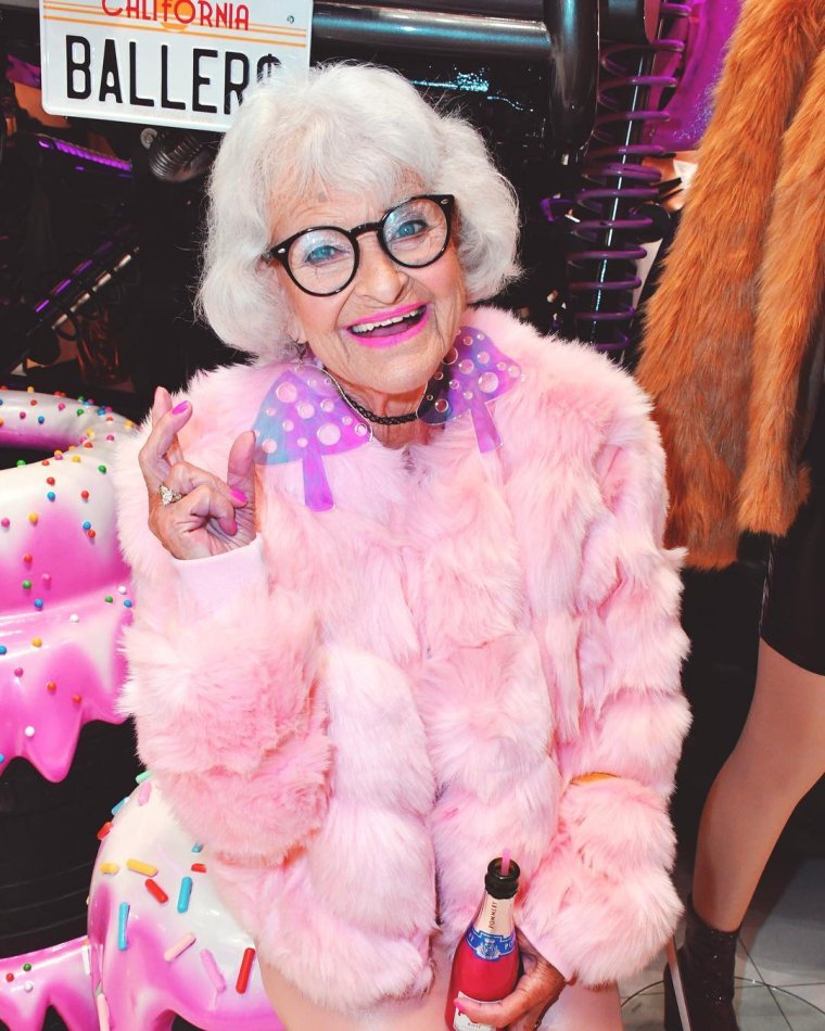 Хелен Ван Винкль