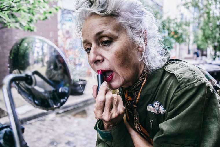 Сара Джейн Адамс 62-летняя икона стиля