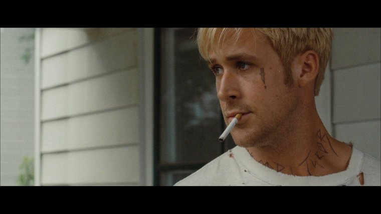 Райан Гослинг с сигаретой