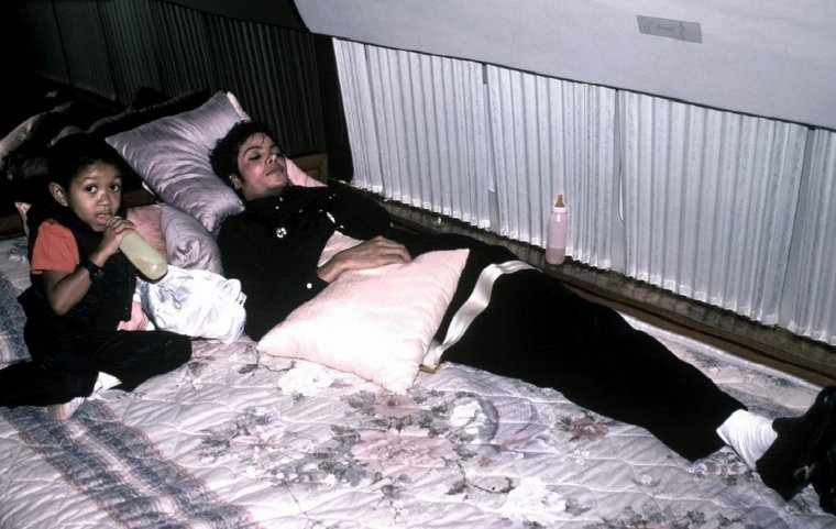 Пидафил Майкла Джексона фильм