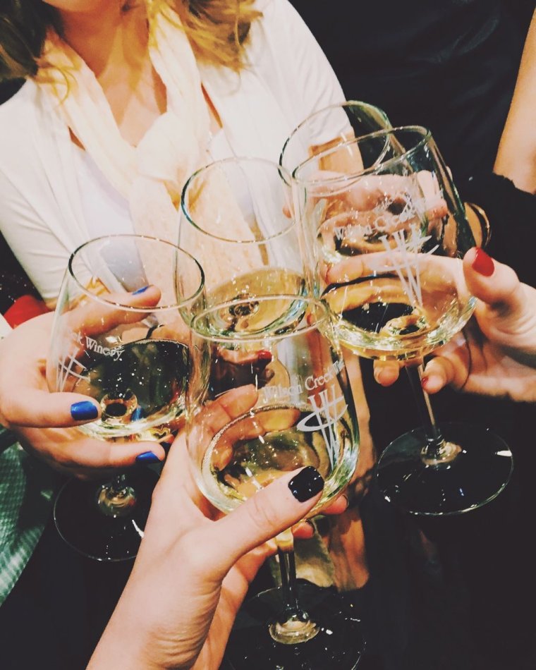 Вечеринка бокалы