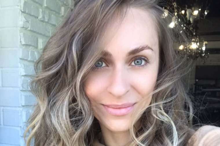 Катя Гордон в купальнике