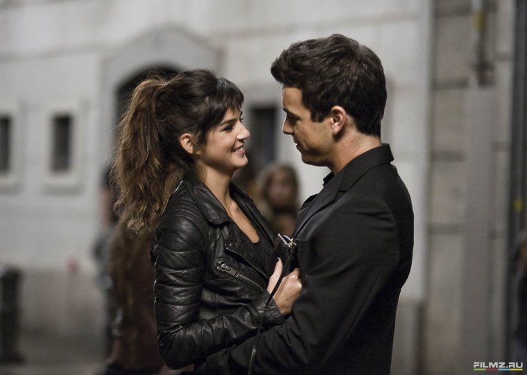 Марио Касас на мотоцикле