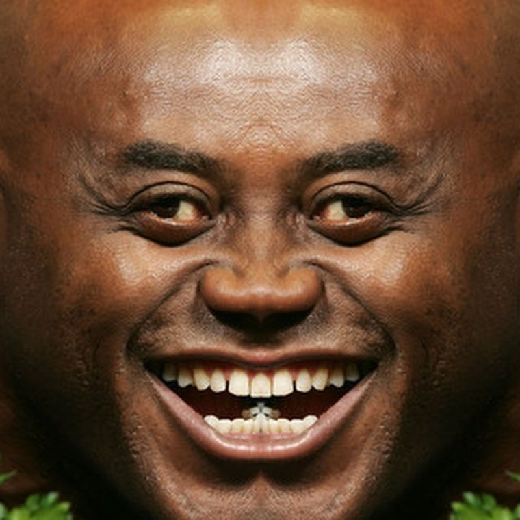 Смешной негр в очках