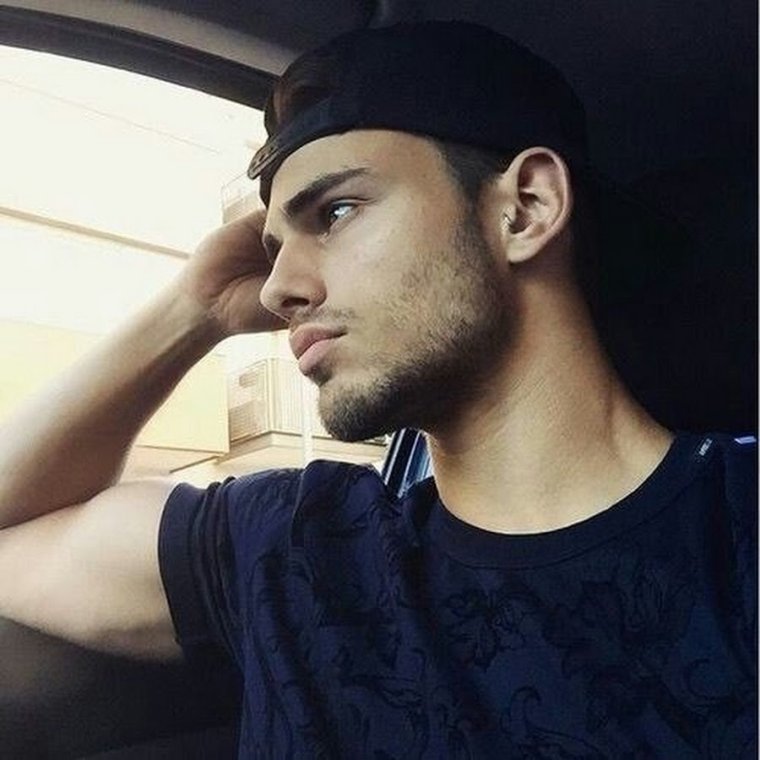 Грузин в кепке