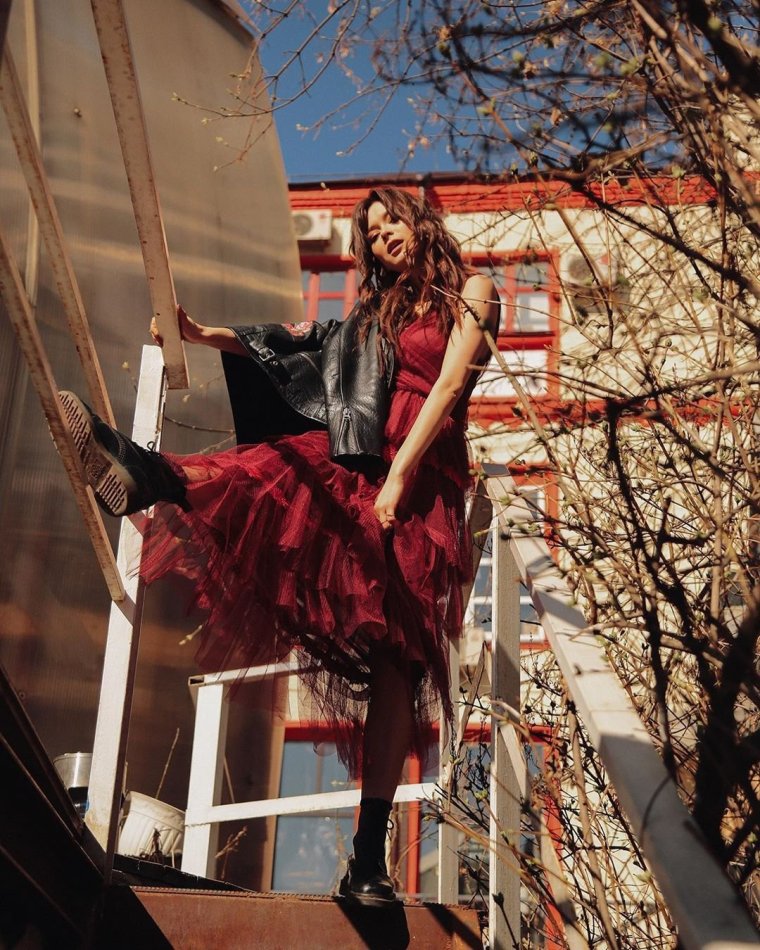 Слабая женщина сериал 2014