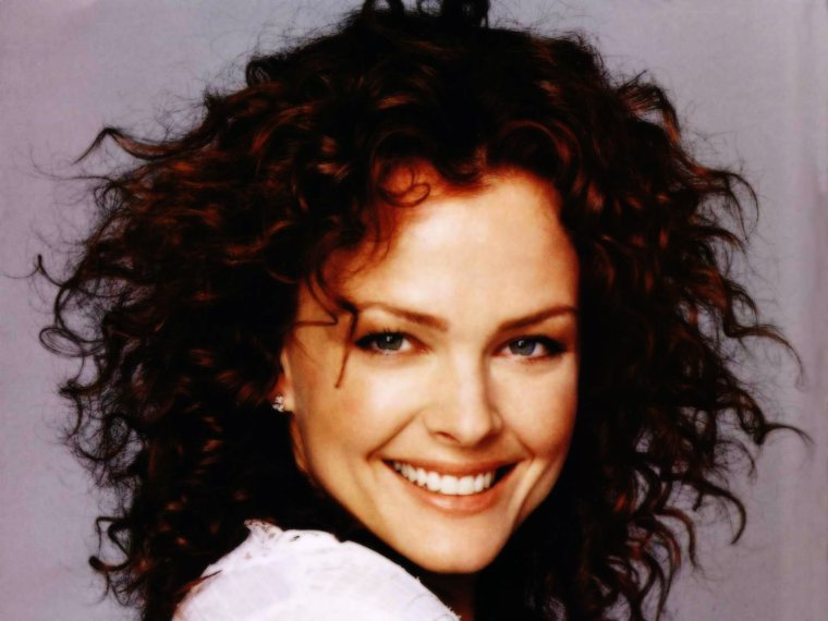 Дина Мейер 2018