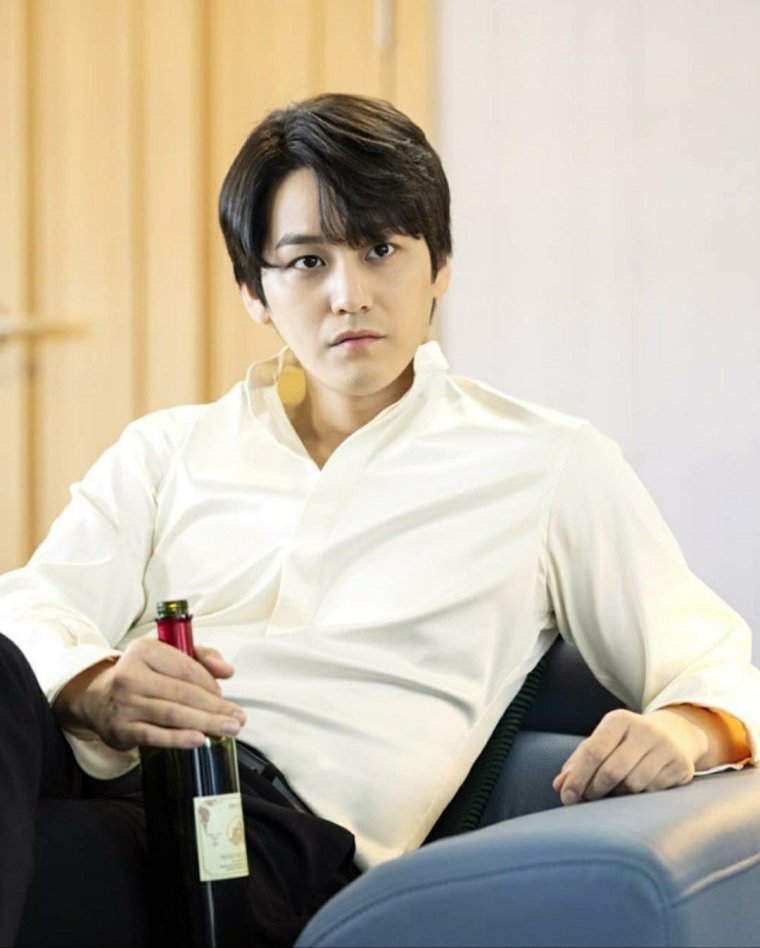 Ким Бом голый