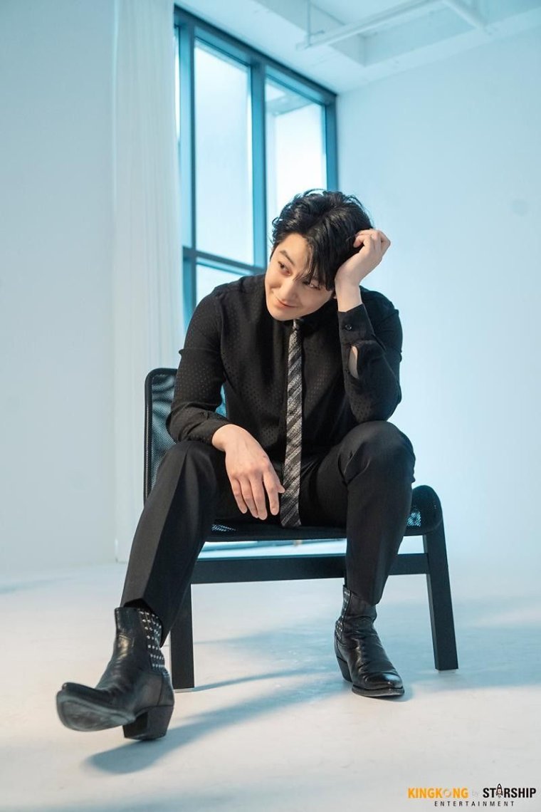 Ким Бом Singles