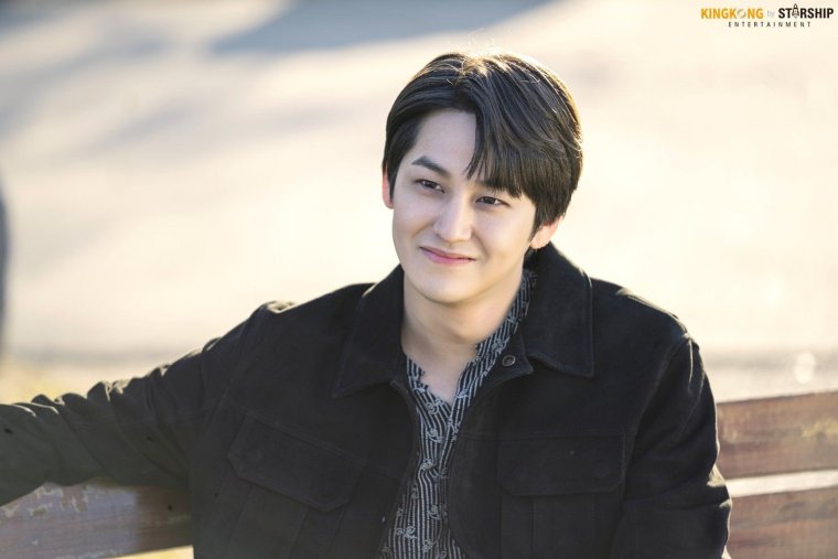 Ким Бом улыбка