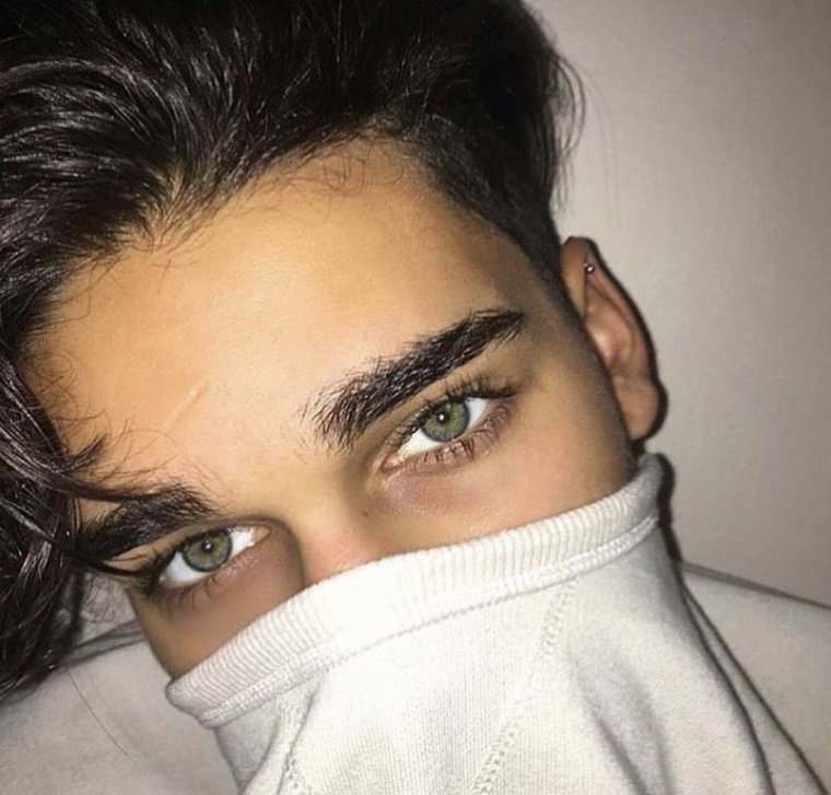 Длинные ресницы у парней