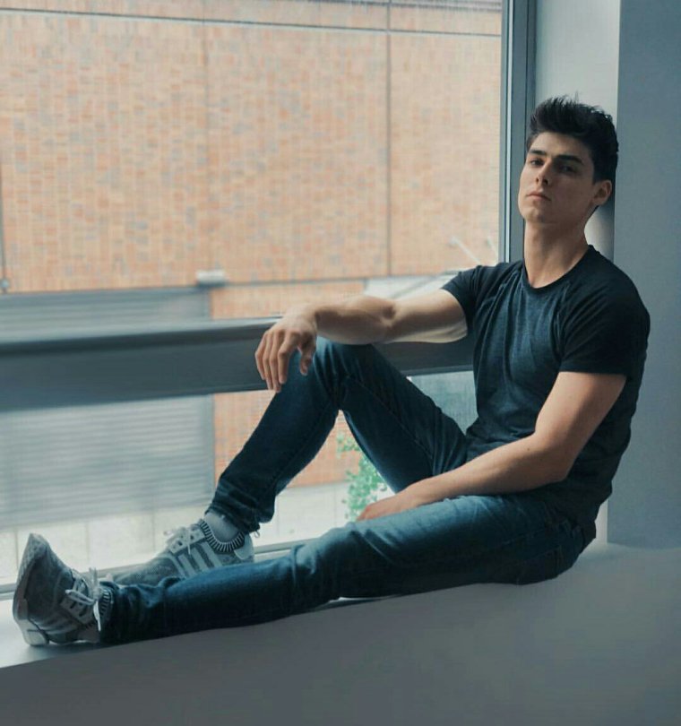 Рафаэль Миллер фотосет