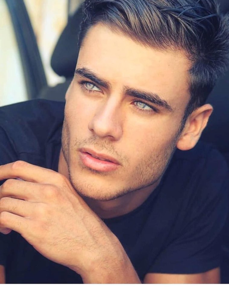 Красивые мужчины