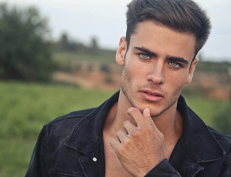 Самые красивые брюнеты