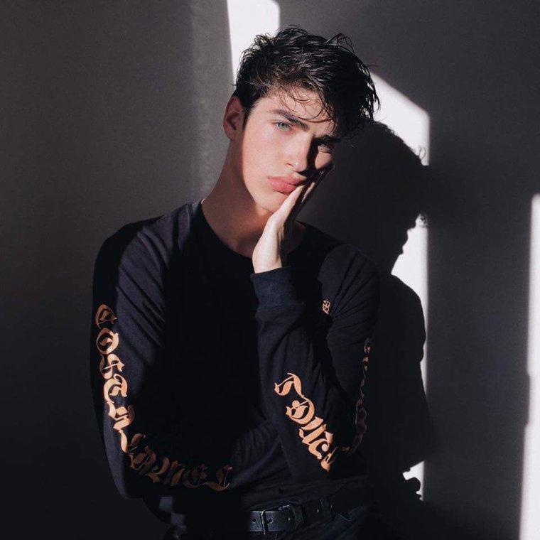 Ману Риос Эстетика