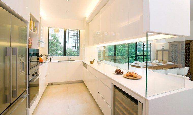 Стеклянные кухни