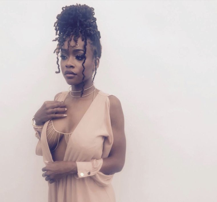 Антония Томас слив