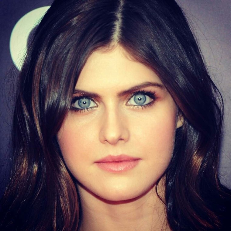 Aleksandra Daddario Инстаграм