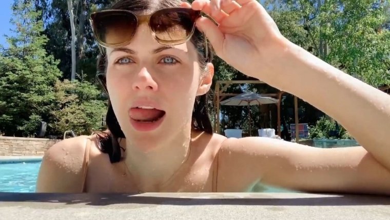 Александра Даддарио в белье