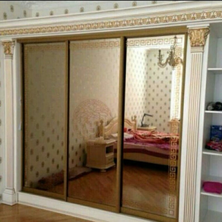 Шкаф-купе в спальню с багетом