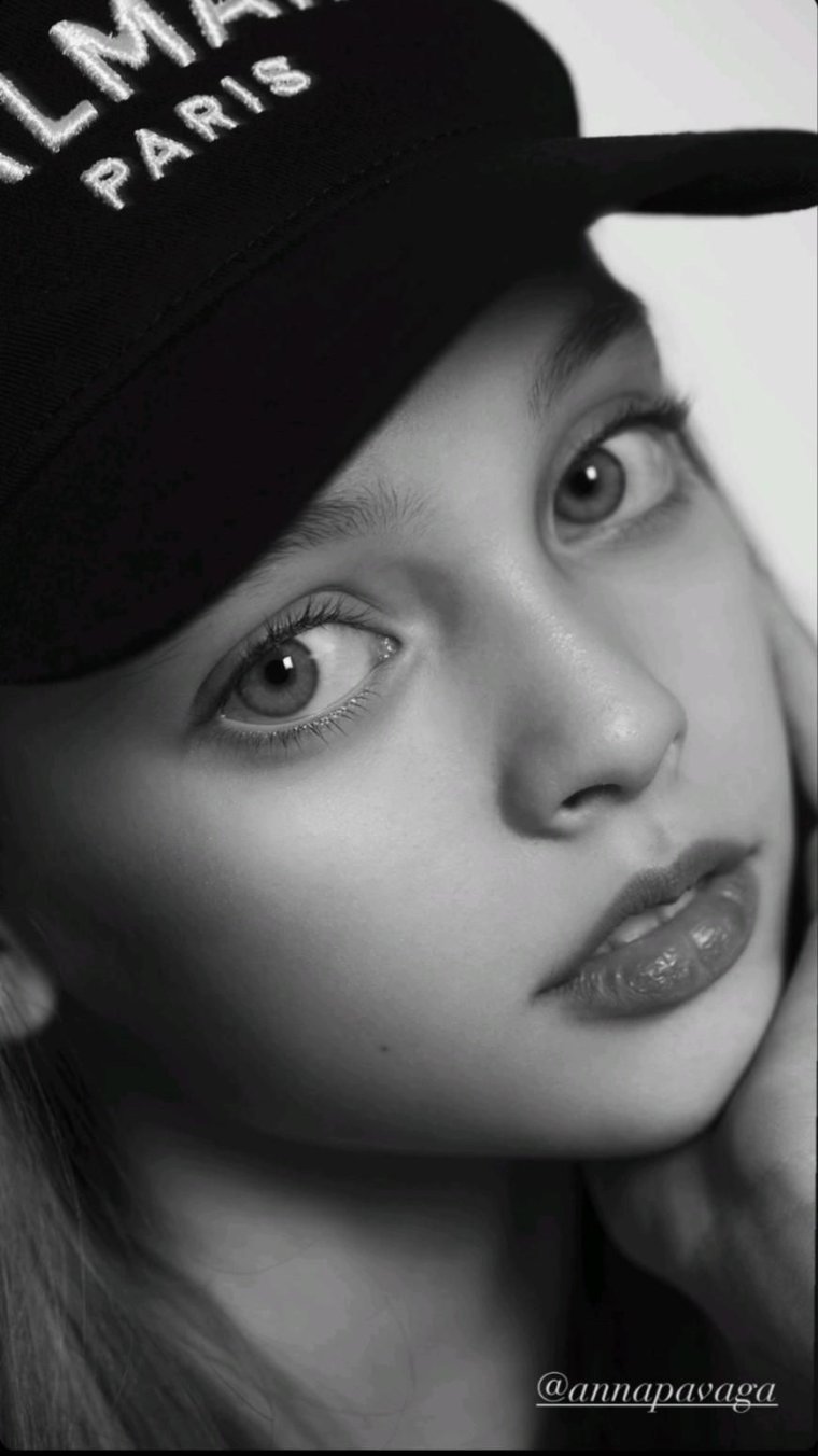 Анна Павага зимой