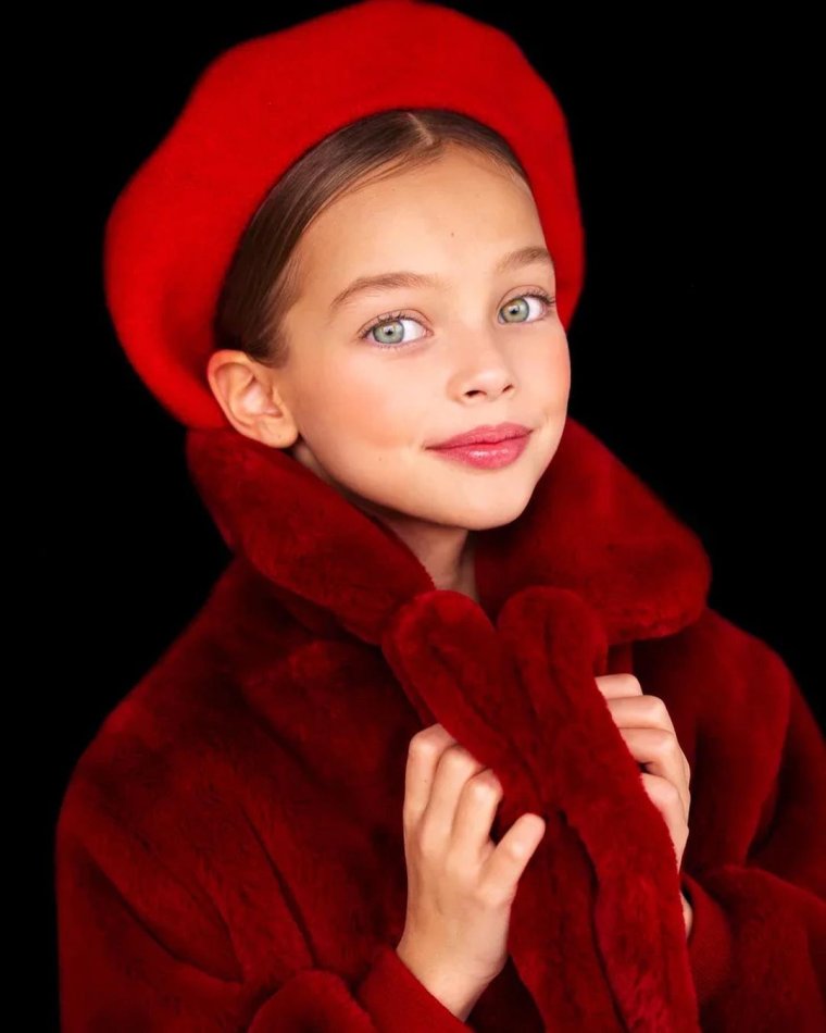 Анна Павага 1 год