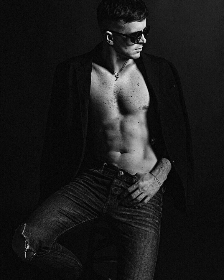 Антон Шастун в полный рост