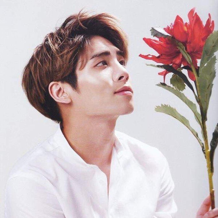 SHINEE джонхён 2017