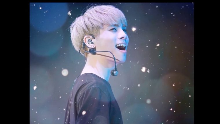 SHINEE ДЖОНХЕН