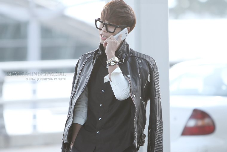 SHINEE Jonghyun в аэропорту