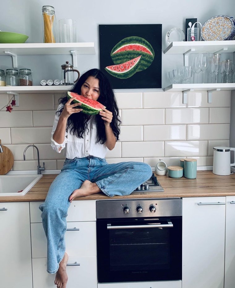 Аружан Джазильбекова в бикини