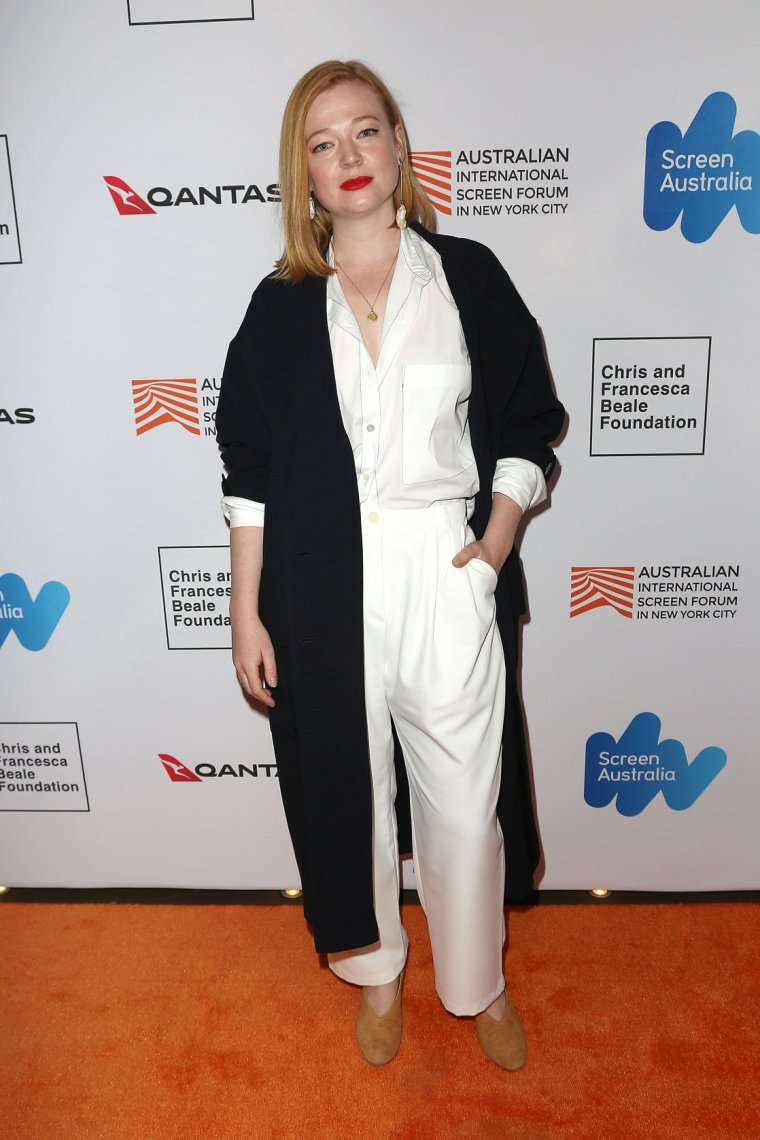 Сара Снук декольте