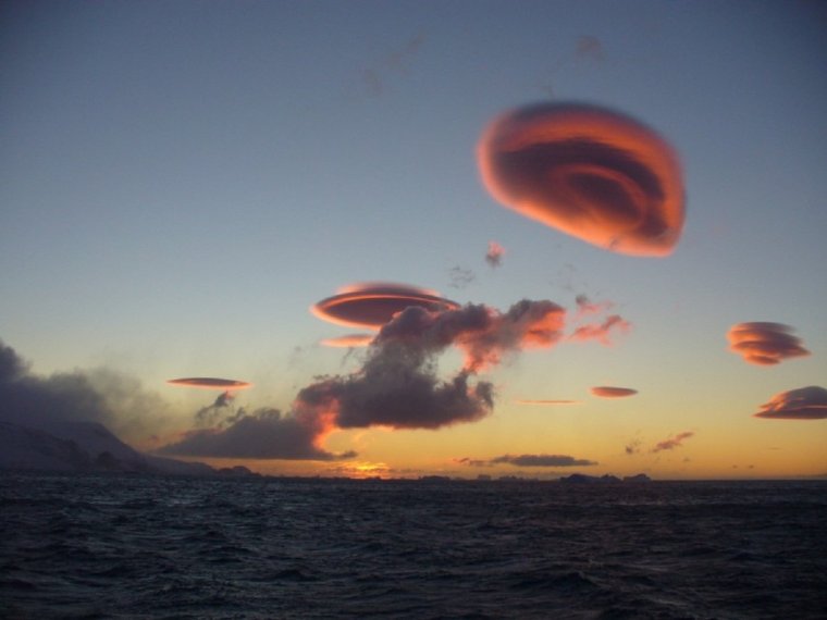 Тарелка в виде облака