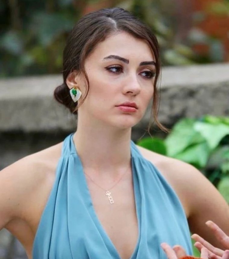 Бурджу Озберк 2020