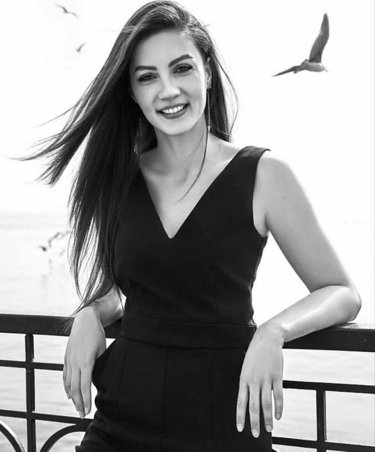 Бурджу Озберк 2022