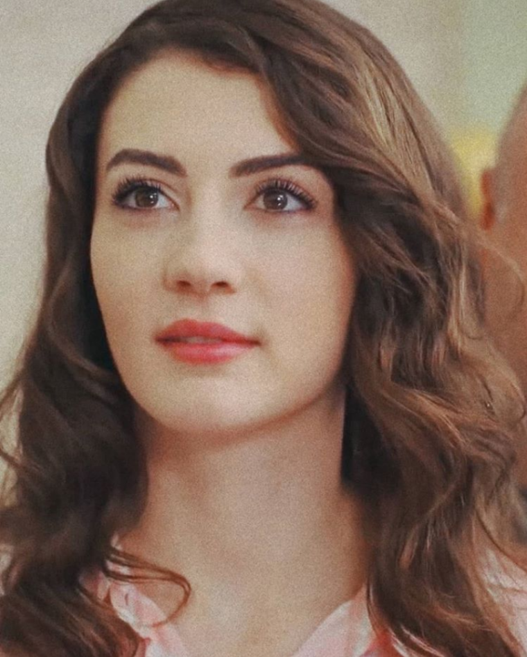 Бурджу Озберк Эсра