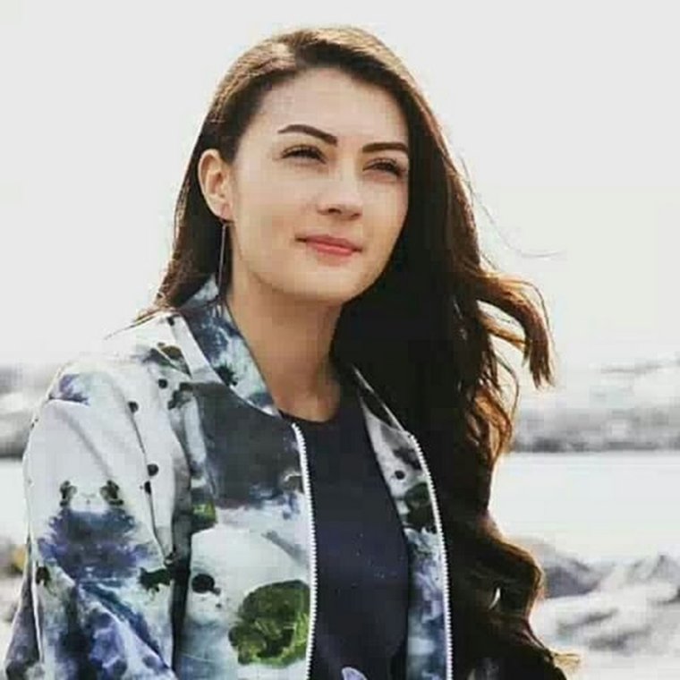 Бурджу Озберк +18