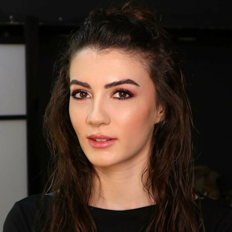 Чаглар Эртугрул и Бурджу Озберк