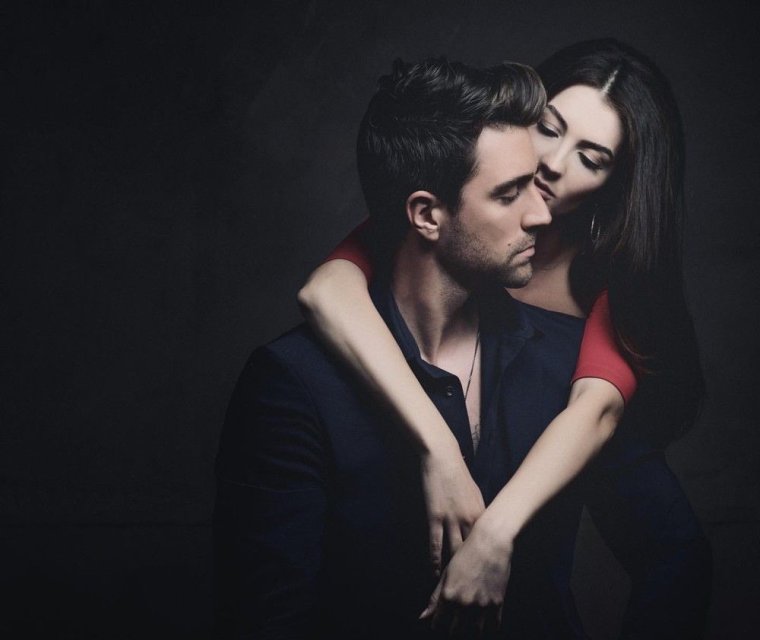 Чаглар Эртугрул любовь напоказ турецкий