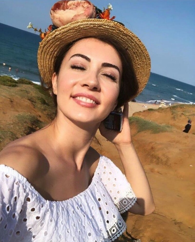 Берк Атан дочери Гюнеш